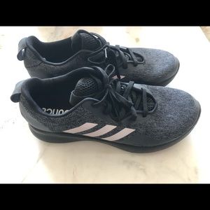 Adidas Bounce size 10 women’s